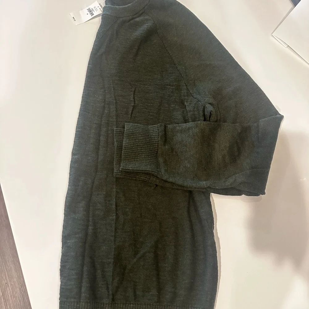 NWT Banana Republic Dark Green Crewneck Sweater size Medium